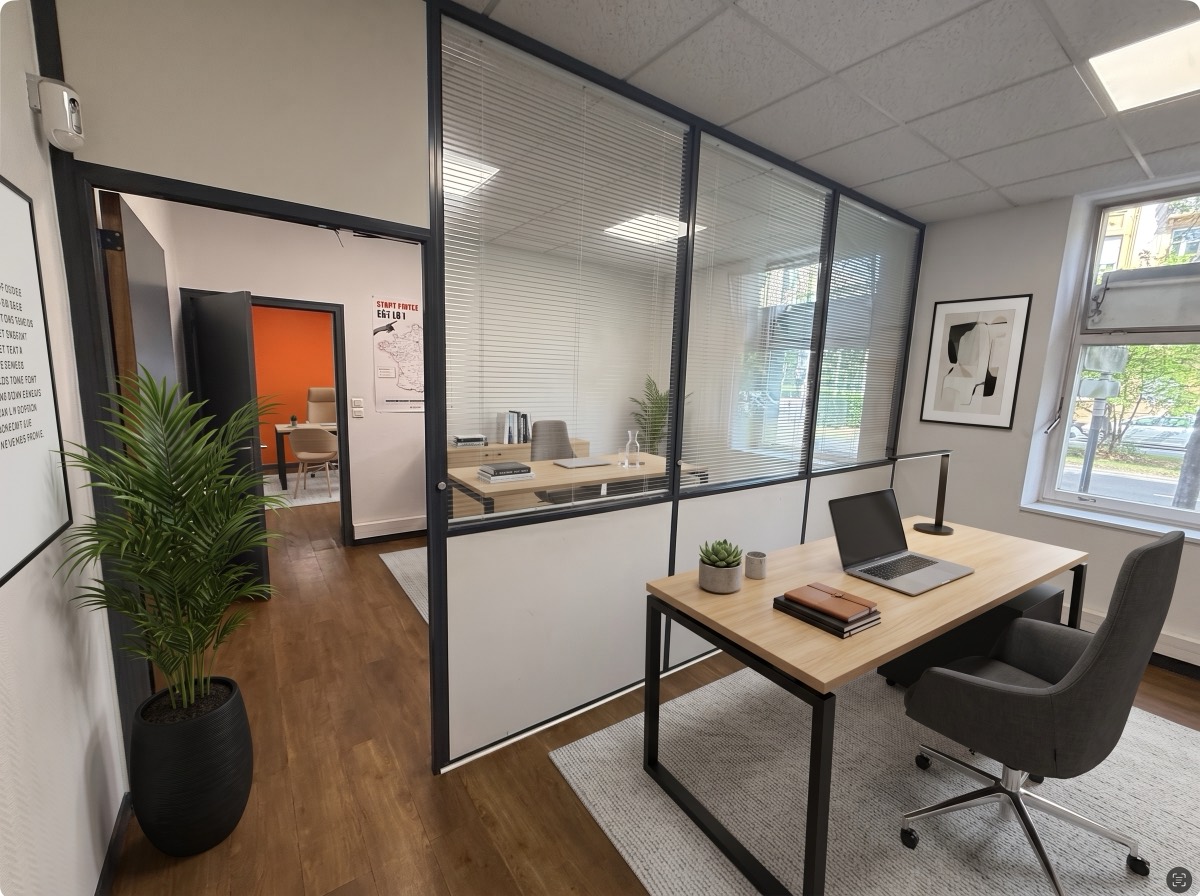 Bureau avec verrière d’atelier